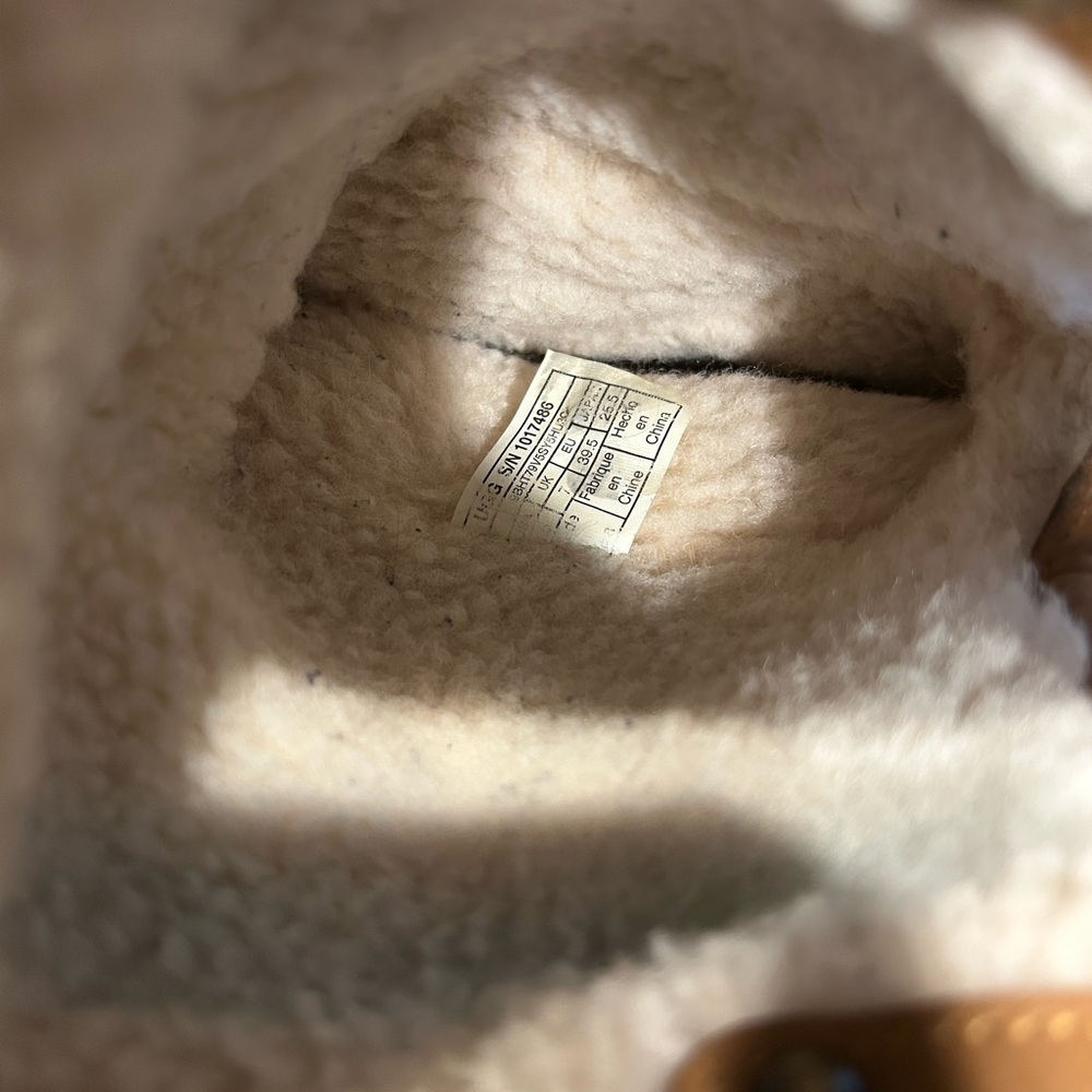 UGG Aldon boot - Picture 12 of 12